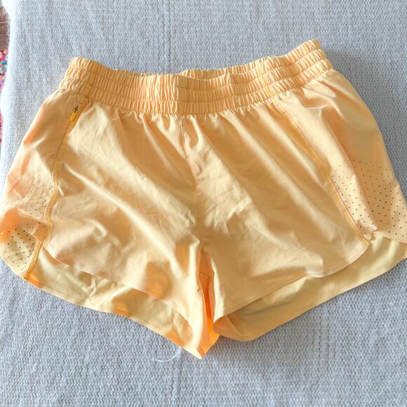Athleta Butter Yellow Hustle 3" Short Small Workout Running Jogging Outdoor - Picture 1 of 7